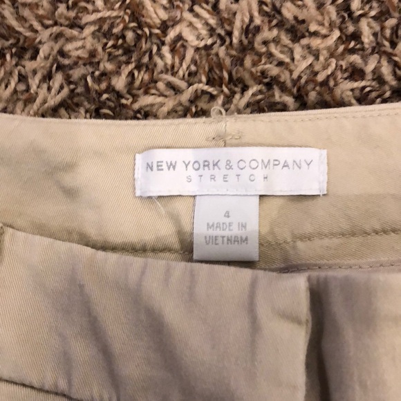 New York & Company Capri Pants - Picture 3 of 4